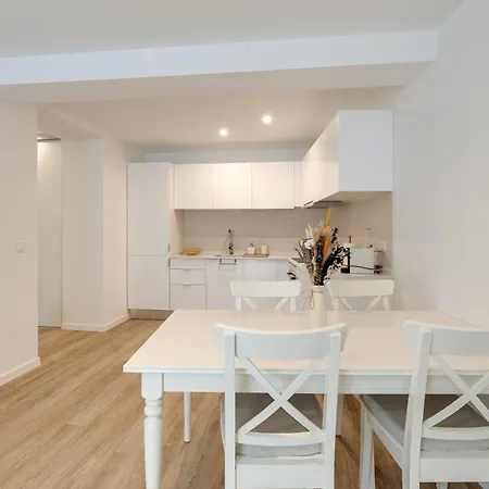 Mercy By The Sea By Madeira Апартаменты *